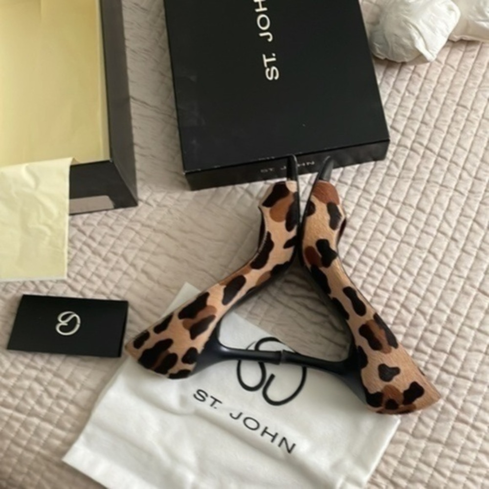 St. John pony hair leopard print pumps peeptoe 5 B leather red